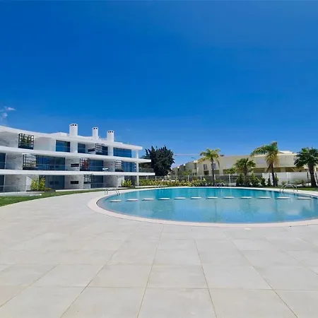 Lake24 Cd256- Cleverdetails, 3 Bedroom Apartment, Sleeps 6, Near To Falesia And The Marina *