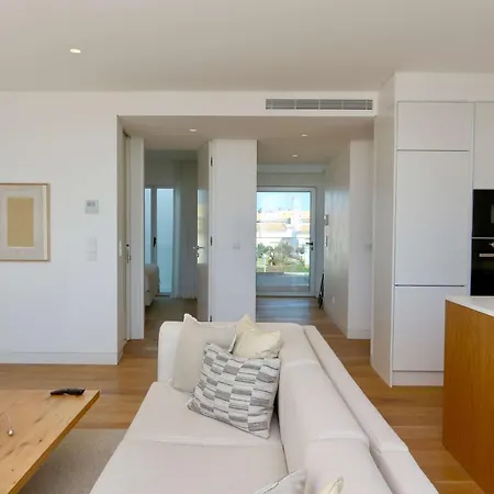 Lake24 Cd256- Cleverdetails, 3 Bedroom Apartment, Sleeps 6, Near To Falesia And The Marina Appartement