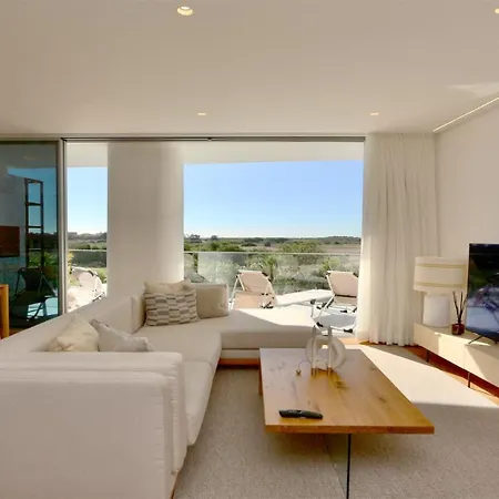 Lake24 Cd256- Cleverdetails, 3 Bedroom Apartment, Sleeps 6, Near To Falesia And The Marina
