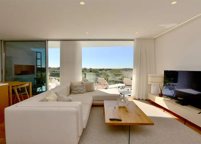 Lake24 Cd256- Cleverdetails, 3 Bedroom Apartment, Sleeps 6, Near To Falesia And The Marina