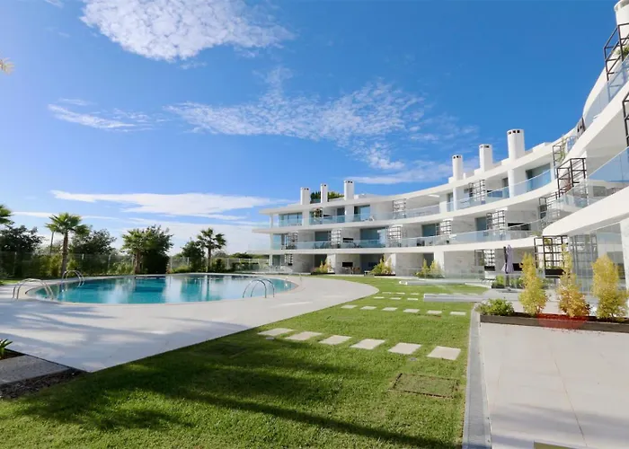 Lake24 Cd256- Cleverdetails, 3 Bedroom Apartment, Sleeps 6, Near To Falesia And The Marina